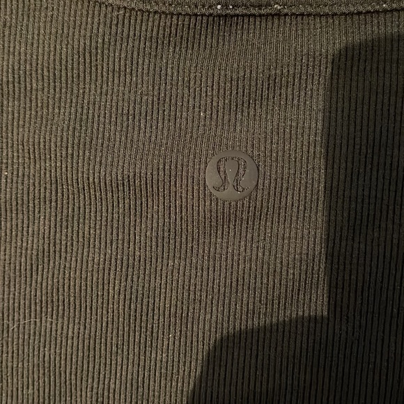 NWT LULULEMON LA front cutout crop tank - Picture 7 of 13